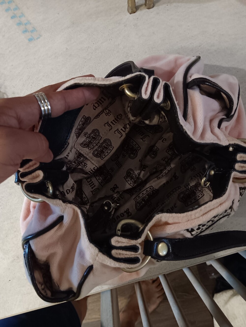 Y2k Cute Juicy Couture Pink Velvet Satchel with Black Handlesb - Picture 5 of 6